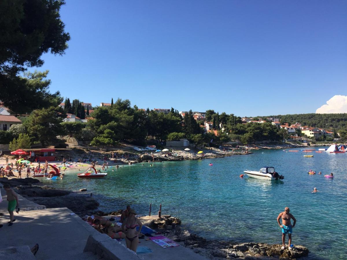 Villa Dani Sea & Pool Apartments Trogir Exterior photo