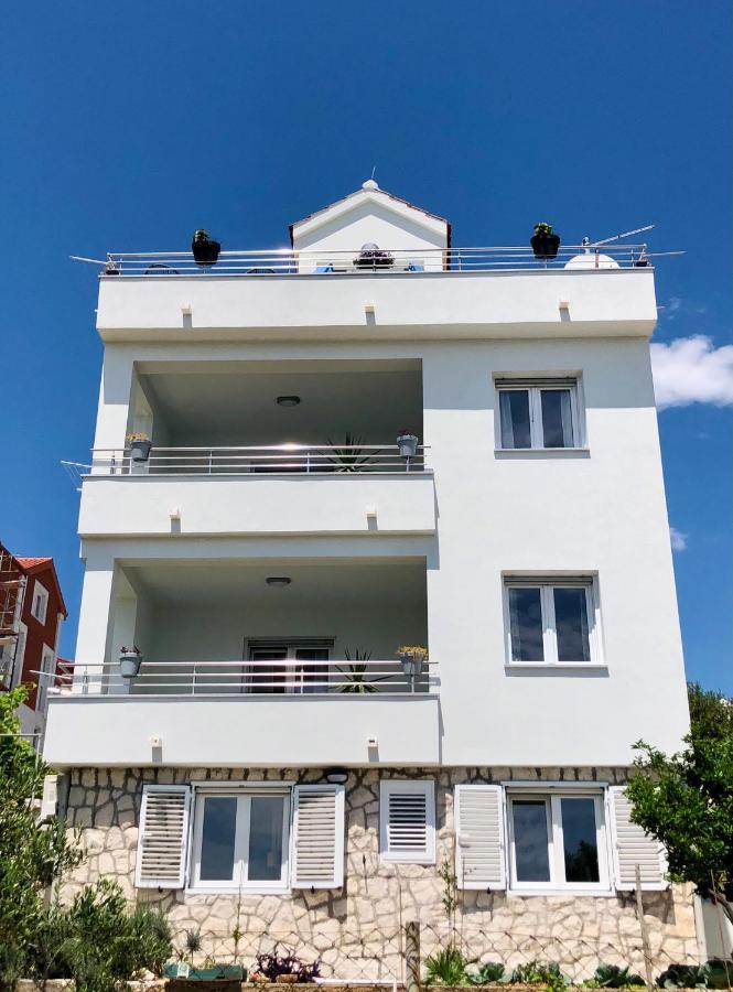 Villa Dani Sea & Pool Apartments Trogir Exterior photo